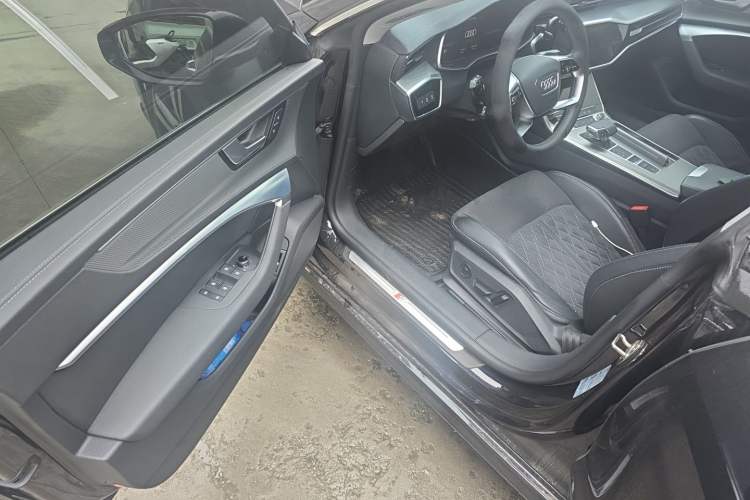 Used Audi A7L 2024 45TFSI quattro S-line Visionary Edition Flow Crystal Package Driver Seat