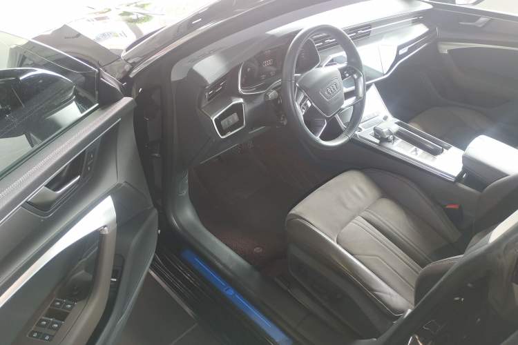 Used Audi A7L 2024 45TFSI S-line Dream-Building Edition Flow Crystal Package Driver Seat