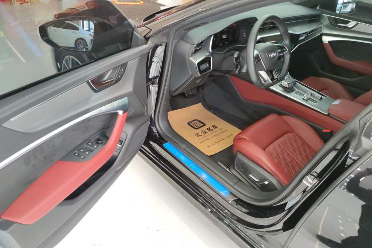Used Audi A7L 2024 45 TFSI quattro S-line Black Warrior Edition Driver Seat