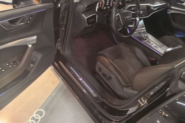 Used Audi A7L 2024 45TFSI S-line Dream-Building Edition Flow Crystal Package Driver Seat