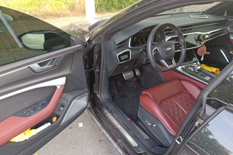 Used Audi A7L 2024 45 TFSI quattro Black Warrior Edition Driver Seat