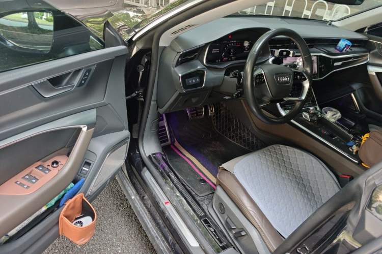 Used Audi A7L 2024 45TFSI S-line Dream-Building Edition Flow Crystal Package Driver Seat
