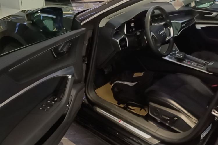 Used Audi A7L 2024 45TFSI S-line Dream-Building Edition Flow Crystal Package Driver Seat