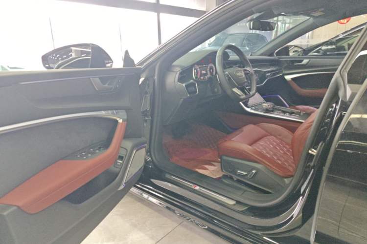 Used Audi A7L 2024 45 TFSI quattro Black Warrior Edition Driver Seat
