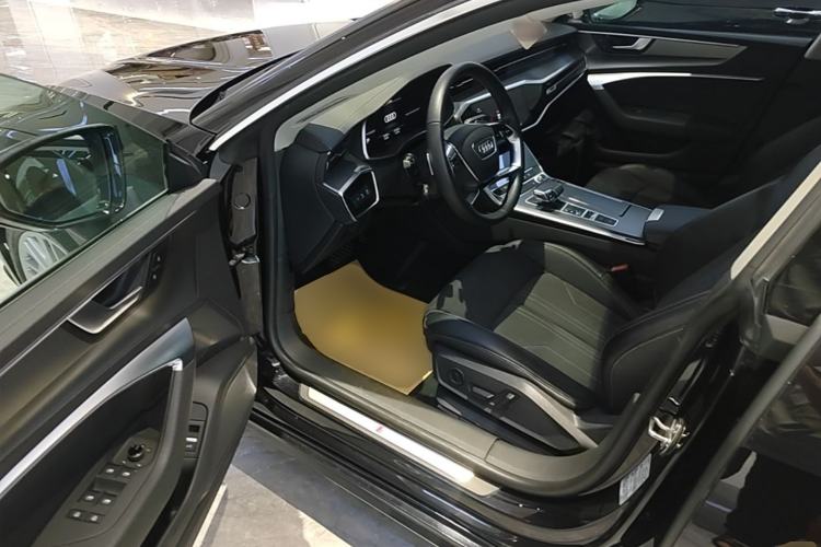 Used Audi A7L 2024 45TFSI S-line Dream-Building Edition Flow Crystal Package Driver Seat