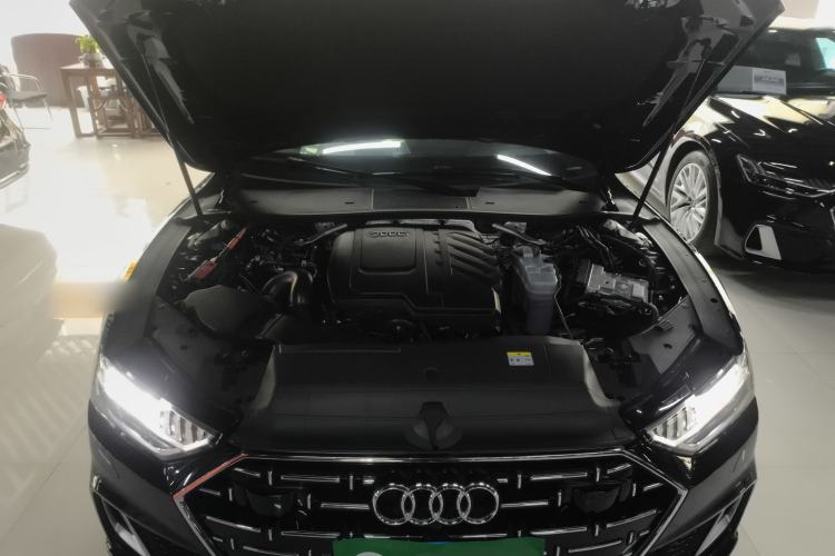 Used Audi A7L 2024 45TFSI S-line Dream-Building Edition Flow Crystal Package Engine Bay