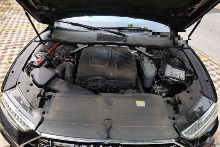 Used Audi A7L 2024 45TFSI S-line Dream-Building Edition Flow Crystal Package Engine Bay