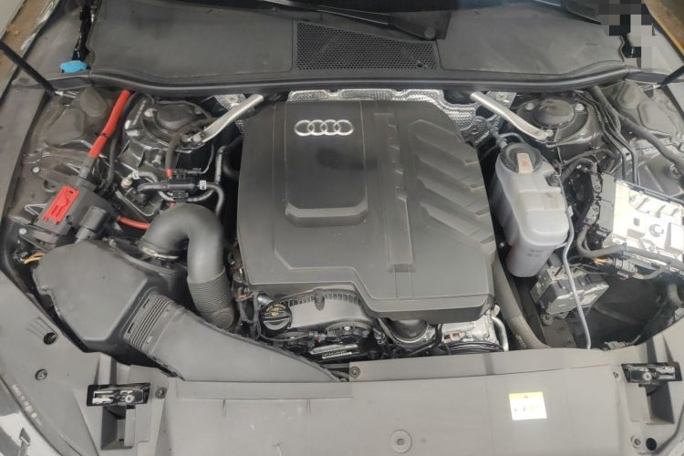 Used Audi A7L 2024 45TFSI S-line Dream-Building Edition Flow Crystal Package Engine Bay