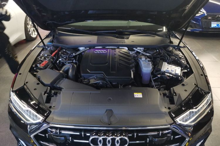 Used Audi A7L 2024 45TFSI S-line Dream-Building Edition Flow Crystal Package Engine Bay