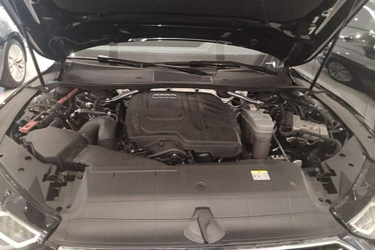 Used Audi A7L 2024 45TFSI S-line Dream-Building Edition Flow Crystal Package Engine Bay