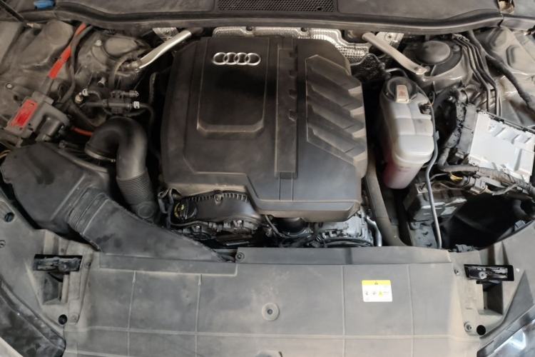 Used Audi A7L 2024 45TFSI S-line Dream-Building Edition Flow Crystal Package Engine Bay