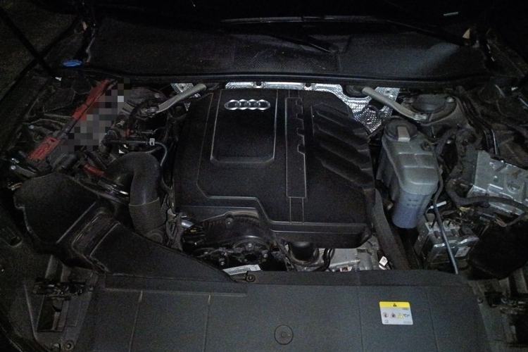 Used Audi A7L 2024 45TFSI S-line Dream-Building Edition Flow Crystal Package Engine Bay
