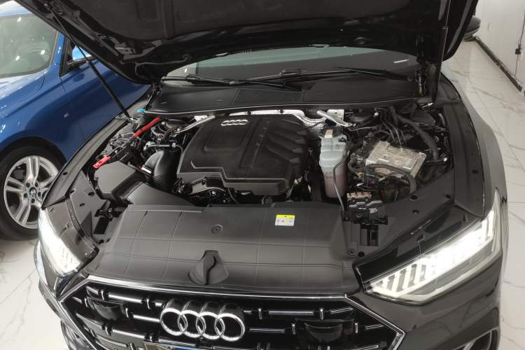 Used Audi A7L 2024 45TFSI S-line Dream-Building Edition Flow Crystal Package Engine Bay