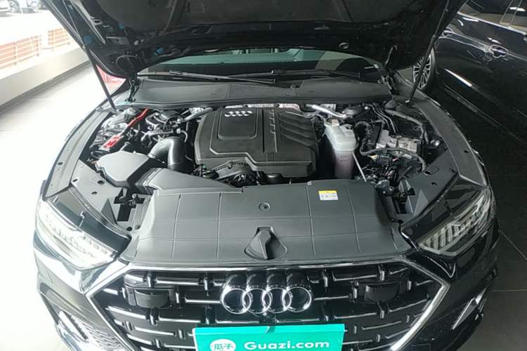 Used Audi A7L 2024 45TFSI S-line Dream-Building Edition Flow Crystal Package Engine Bay
