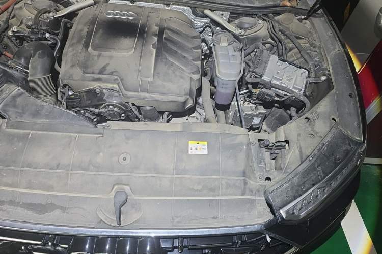 Used Audi A7L 2024 45TFSI quattro S-line Visionary Edition Flow Crystal Package Engine Bay Left