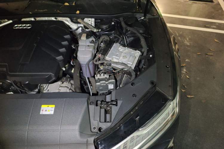 Used Audi A7L 2024 45 TFSI quattro Luxury Edition Engine Bay Left