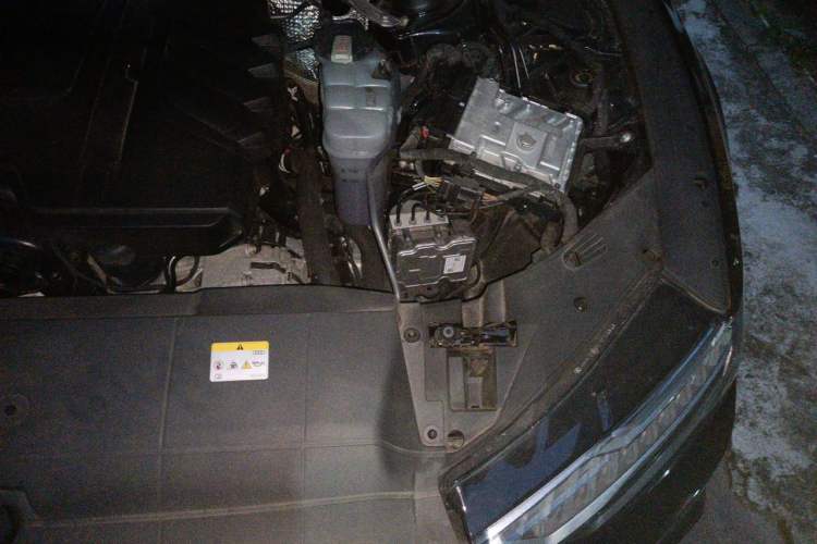 Used Audi A7L 2024 45 TFSI Luxury Edition Engine Bay Left