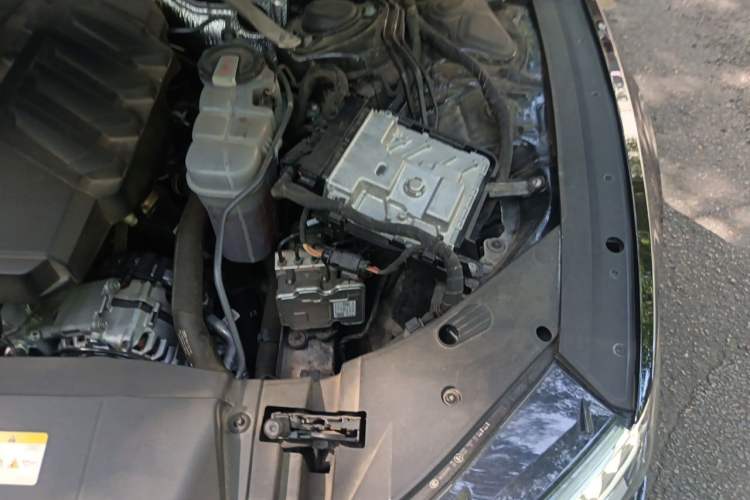 Used Audi A7L 2024 45 TFSI quattro Black Warrior Edition Engine Bay Left