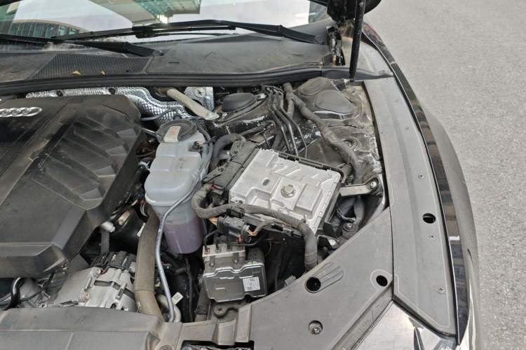 Used Audi A7L 2024 45 TFSI Luxury Edition Engine Bay Left
