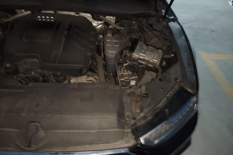 Used Audi A7L 2024 45TFSI quattro S-line Visionary Edition Flow Crystal Package Engine Bay Left
