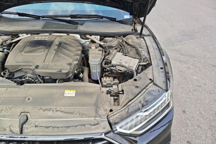 Used Audi A7L 2024 45TFSI S-line Dream-Building Edition Flow Crystal Package Engine Bay Left