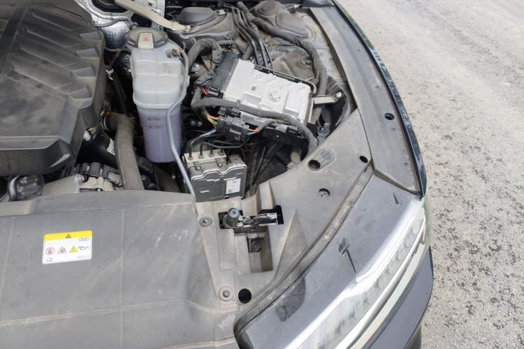 Used Audi A7L 2024 45 TFSI quattro Black Warrior Edition Engine Bay Left