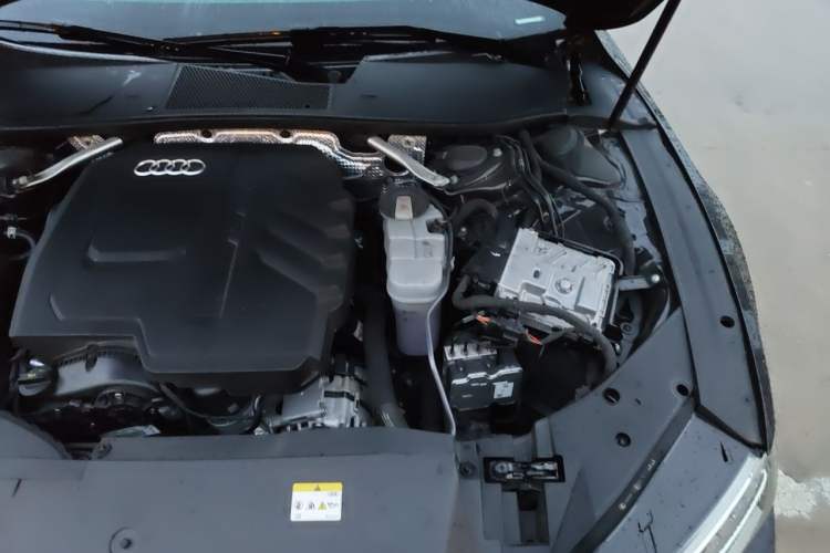 Used Audi A7L 2024 45 TFSI Luxury Edition Engine Bay Left