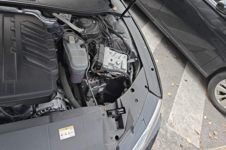 Used Audi A7L 2024 45TFSI quattro S-line Visionary Edition Flow Crystal Package Engine Bay Left
