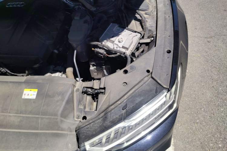 Used Audi A7L 2024 45 TFSI quattro Black Warrior Edition Engine Bay Left