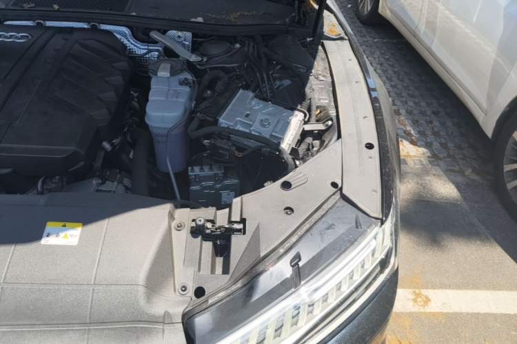Used Audi A7L 2024 45 TFSI quattro Black Warrior Edition Engine Bay Left