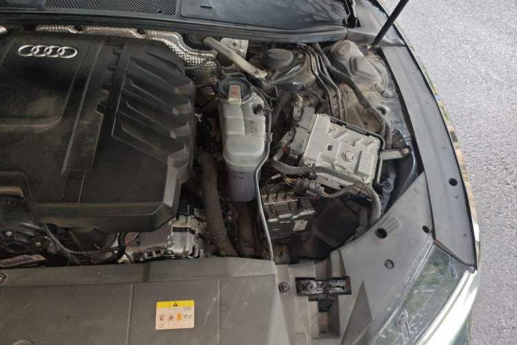 Used Audi A7L 2024 45TFSI S-line Dream-Building Edition Flow Crystal Package Engine Bay Left