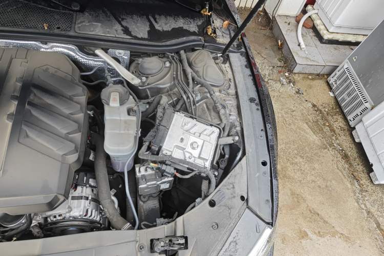 Used Audi A7L 2024 45 TFSI quattro Black Warrior Edition Engine Bay Left