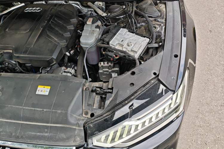 Used Audi A7L 2024 45 TFSI quattro Luxury Edition Engine Bay Left