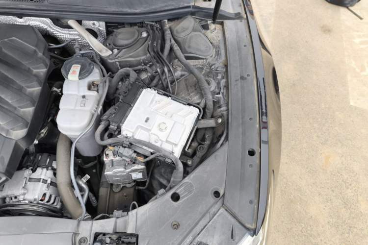 Used Audi A7L 2024 45TFSI quattro S-line Visionary Edition Flow Crystal Package Engine Bay Left
