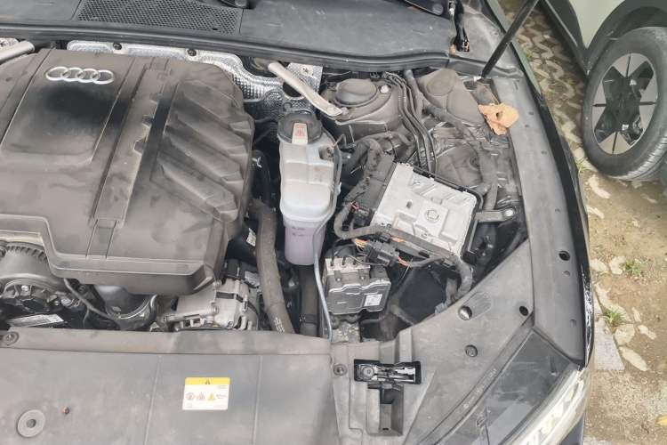 Used Audi A7L 2024 45 TFSI Luxury Edition Engine Bay Left