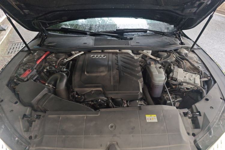 Used Audi A7L 2024 45TFSI S-line Dream-Building Edition Flow Crystal Package Engine Bay