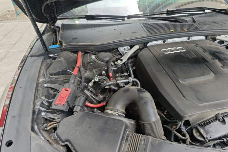 Used Audi A7L 2024 45 TFSI Luxury Edition Engine Bay Right