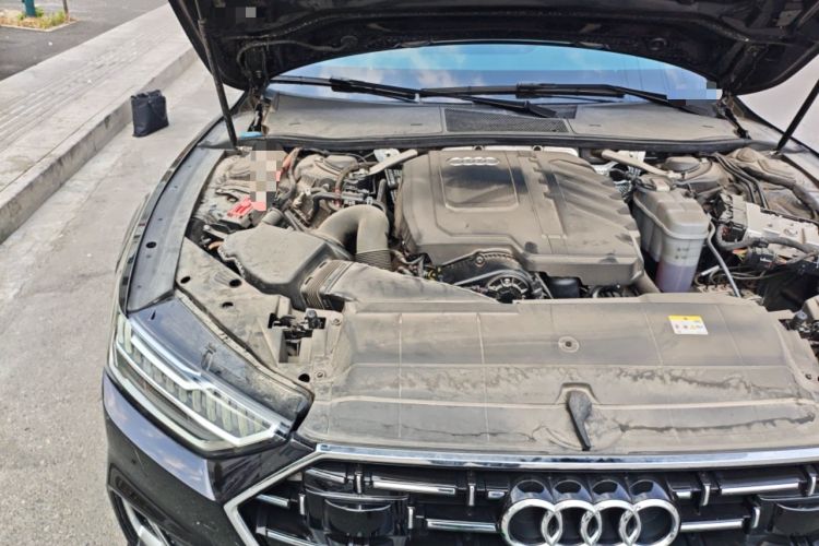 Used Audi A7L 2024 45TFSI S-line Dream-Building Edition Flow Crystal Package Engine Bay Right