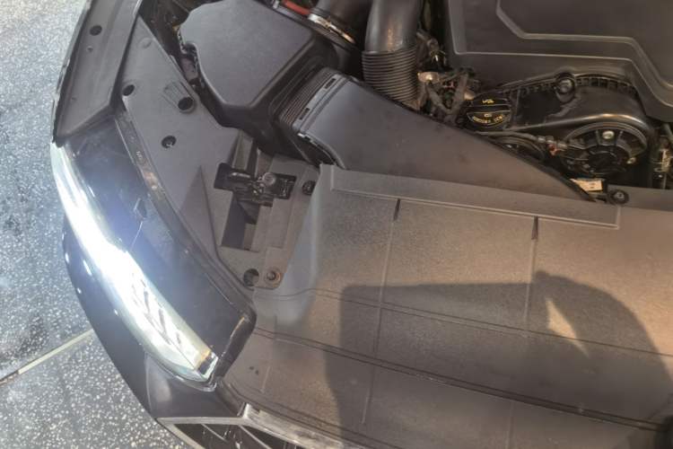 Used Audi A7L 2024 45TFSI S-line Dream-Building Edition Flow Crystal Package Engine Bay Right