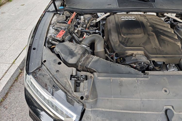 Used Audi A7L 2024 45TFSI S-line Dream-Building Edition Flow Crystal Package Engine Bay Right