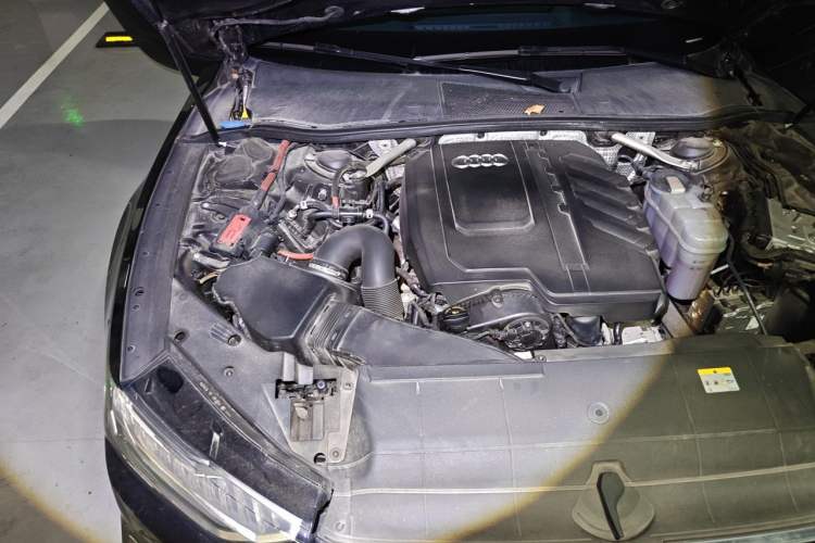 Used Audi A7L 2024 45 TFSI quattro Luxury Edition Engine Bay Right