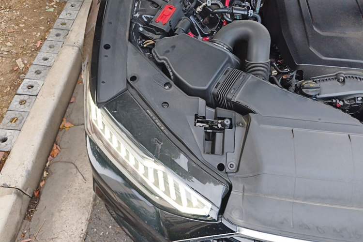Used Audi A7L 2024 45 TFSI Luxury Edition Engine Bay Right