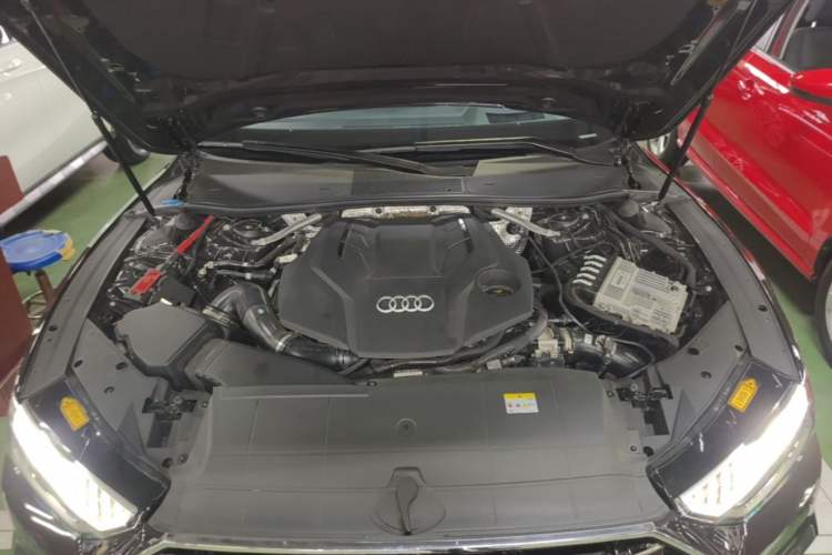 Used Audi A7L 2024 55TFSI quattro S-line Boundary Edition Flow Crystal Package Engine Bay