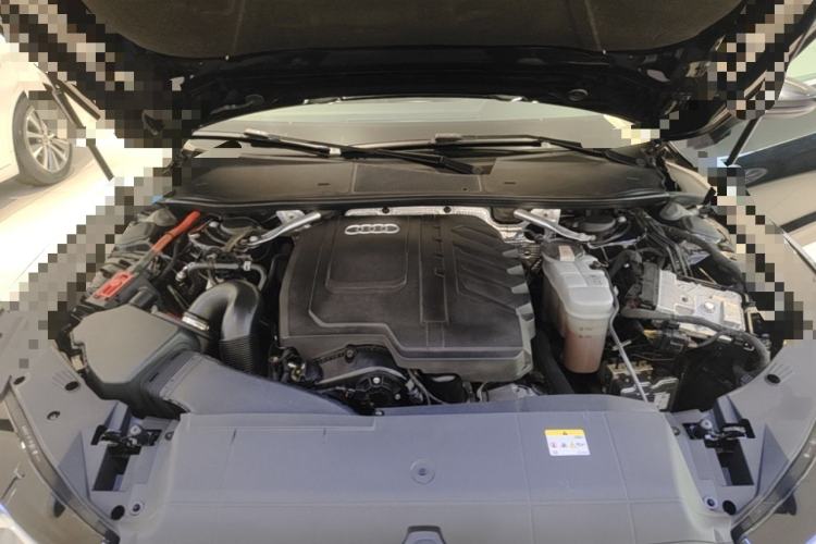 Used Audi A7L 2024 45TFSI S-line Dream-Building Edition Flow Crystal Package Engine Bay