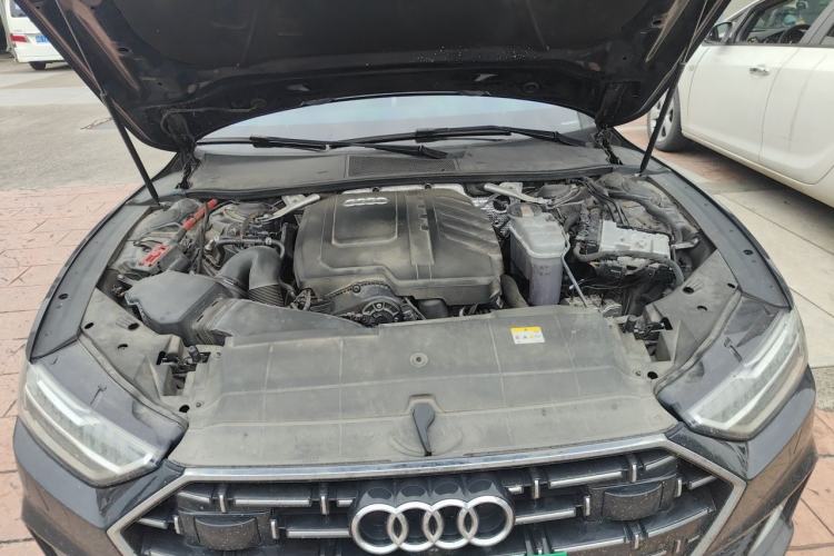 Used Audi A7L 2024 45TFSI S-line Dream-Building Edition Flow Crystal Package Engine Bay