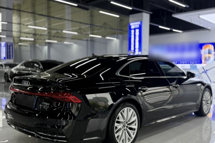 Used Audi A7L 2024 45TFSI S-line Dream-Building Edition Flow Crystal Package Exterior 1