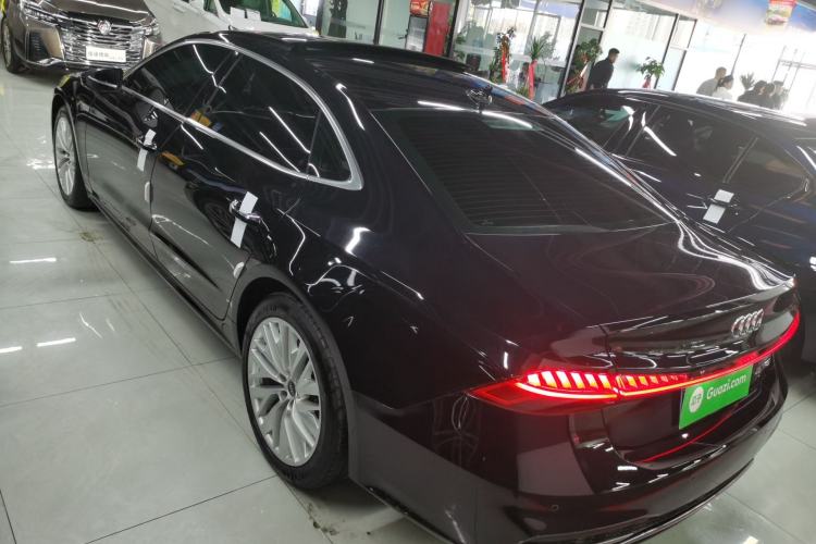 Used Audi A7L 2024 45TFSI S-line Dream-Building Edition Flow Crystal Package Exterior 2