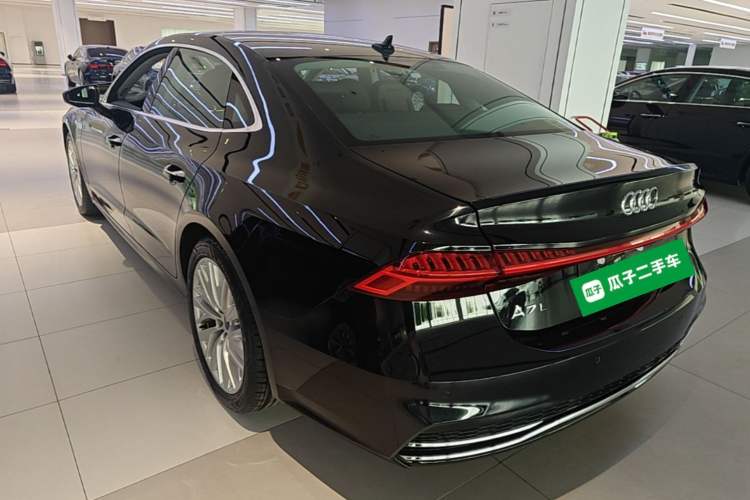 Used Audi A7L 2024 45TFSI S-line Dream-Building Edition Flow Crystal Package Exterior 2