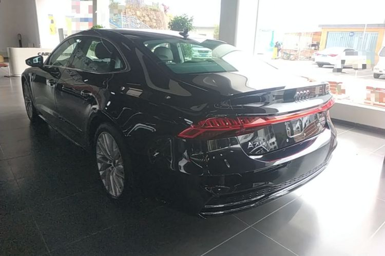 Used Audi A7L 2024 45TFSI S-line Dream-Building Edition Flow Crystal Package Exterior 2
