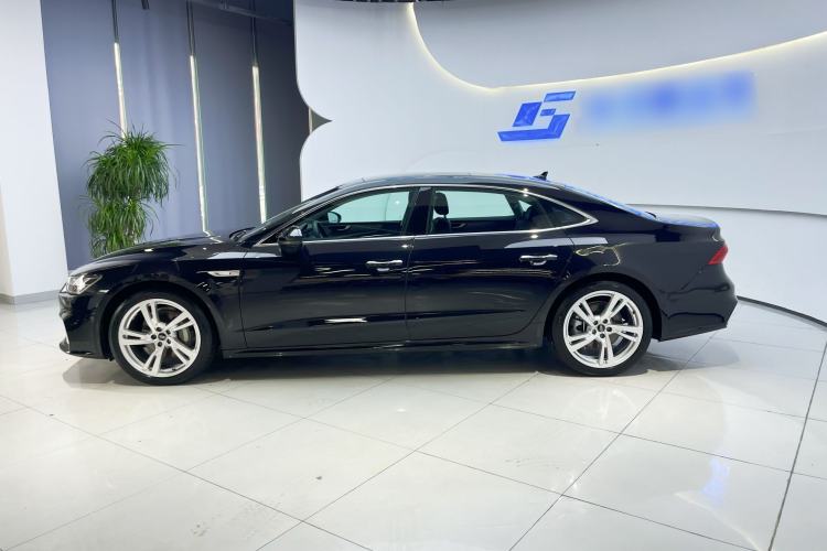 Used Audi A7L 2024 45TFSI quattro S-line Visionary Edition Flow Crystal Package Exterior 2